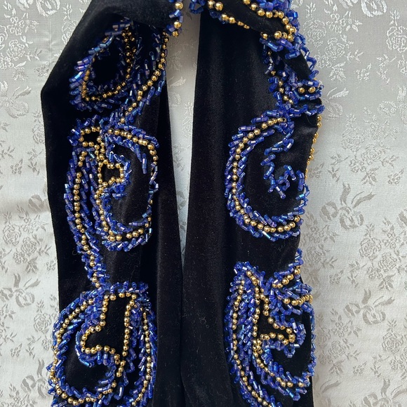 VINTAGE VELVET EGYPTIAN BEADED DRESS - Picture 10 of 13